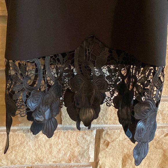 Lucy Paris Black Sleeveless Lace Hem Top - Picture 2 of 5